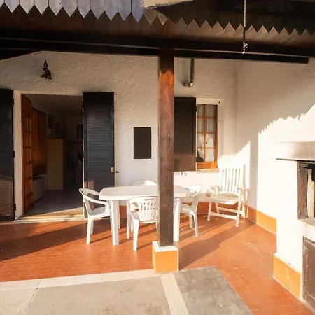 Ferienhaus In Mit Garten, Grill Und Terrasse